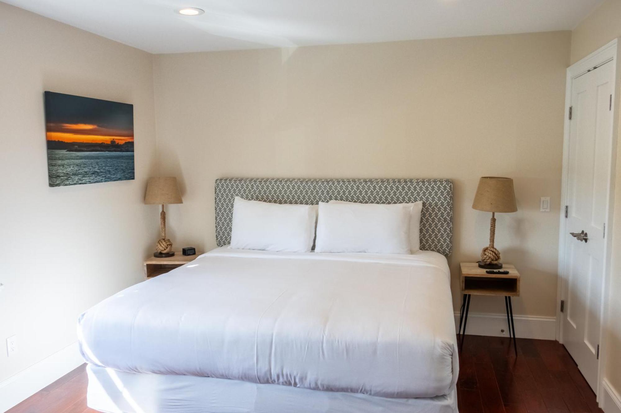 The East Island Reserve Hotel ميدلتاون المظهر الخارجي الصورة